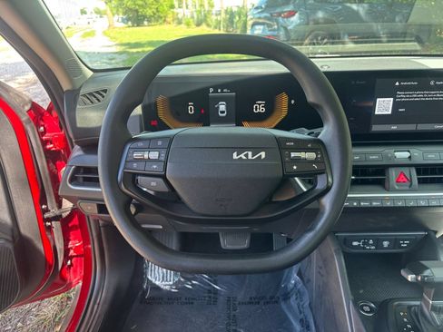 Used 2025 Kia K4 FWD image 30