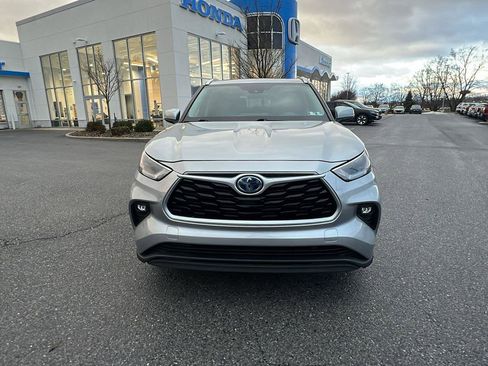 Used 2021 Toyota Highlander XLE image 9