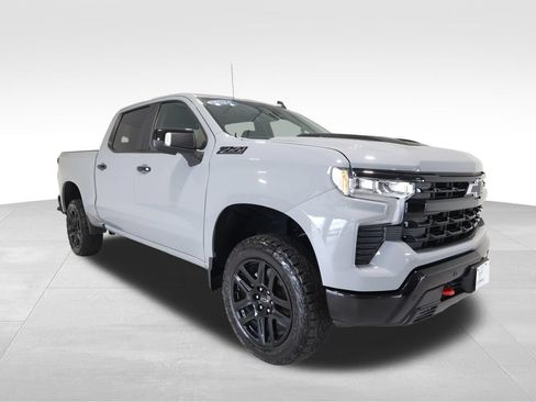 Used 2024 Chevrolet Silverado 1500 LT Trail Boss w/ Convenience Package II AWD/4WD image 6