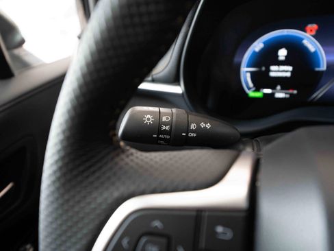 Used 2025 Toyota Sienna XLE Woodland Edition image 13