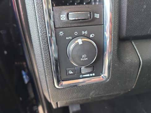 Used 2014 RAM 1500 Laramie AWD/4WD image 15