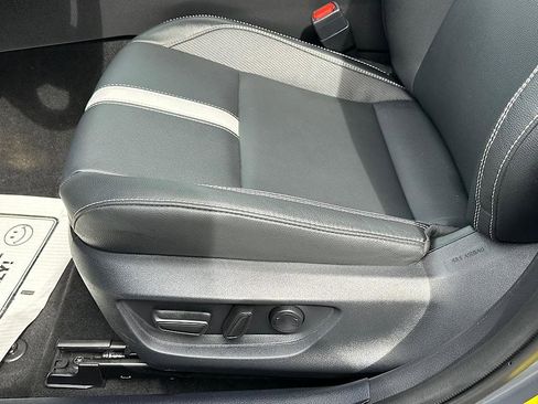 Used 2025 Toyota Camry SE image 15