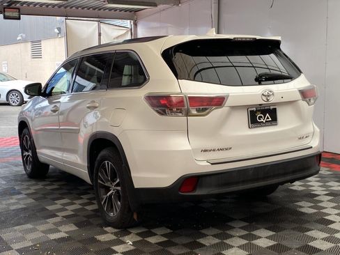 Used 2016 Toyota Highlander XLE w/ Protection Package #3 AWD/4WD image 4