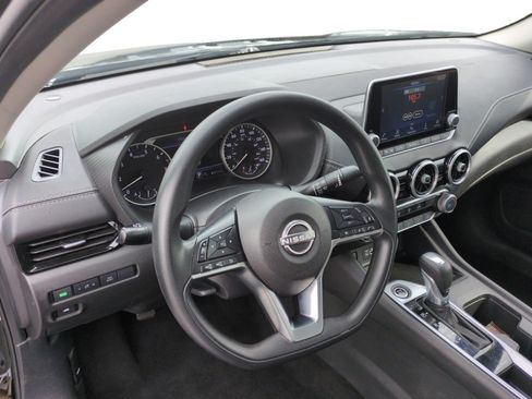 Used 2025 Nissan Sentra SV FWD image 15