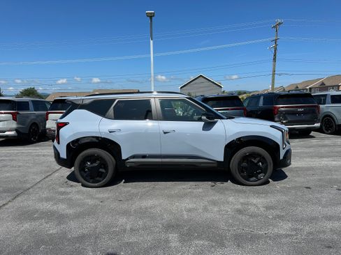 New 2027 Kia Seltos X-Line S w/ X-Line S Premium Package AWD/4WD image 4