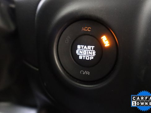 Used 2022 Jeep Wrangler Unlimited Sahara image 33