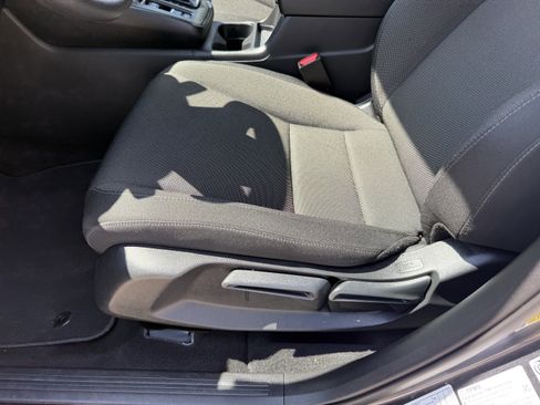 Used 2025 Honda CR-V LX image 28