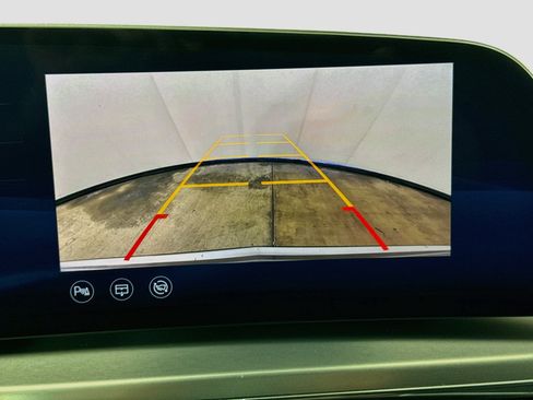 Used 2024 Cadillac Lyriq Luxury RWD image 16