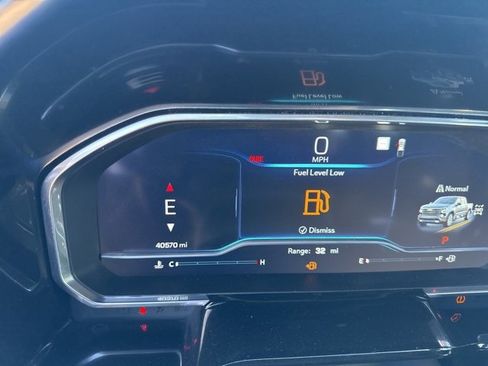 Used 2022 Chevrolet Silverado 1500 High Country w/ Technology Package image 24