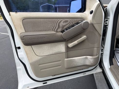 Used 2007 Ford Explorer Sport Trac XLT RWD image 11