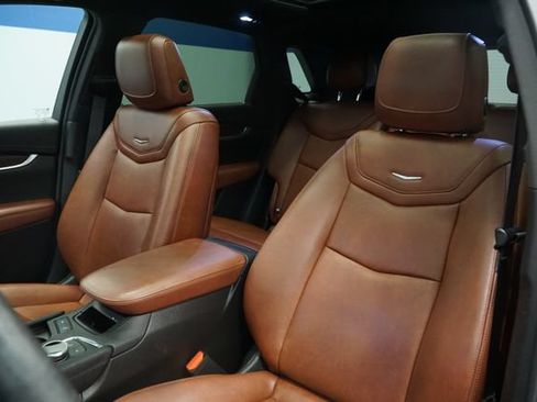 Certified 2024 Cadillac XT5 Premium Luxury w/ LPO, Floor Liner Package AWD/4WD image 17