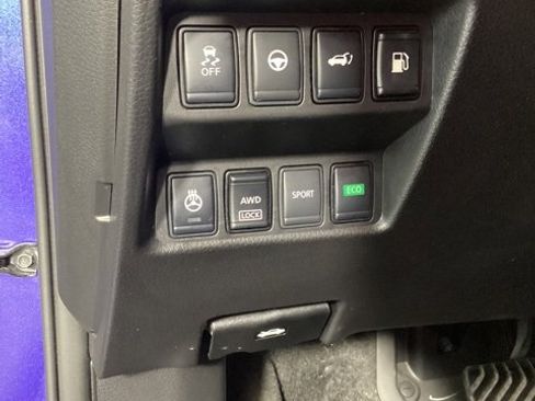 Used 2019 Nissan Rogue SV w/ Sun & Sound Touring Package image 19