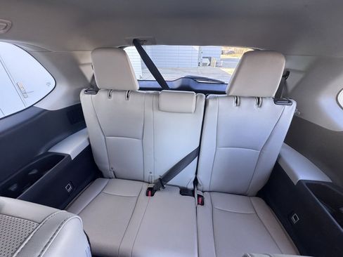 Used 2024 Toyota Grand Highlander Limited image 17