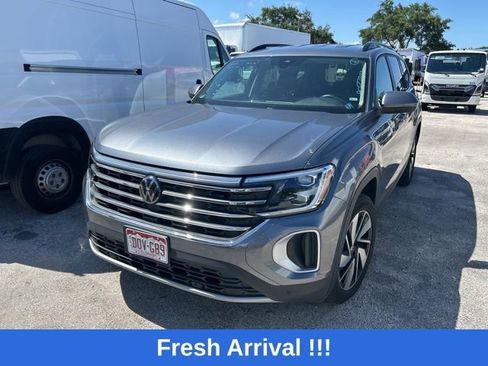 Used 2024 Volkswagen Atlas SE AWD/4WD image 2