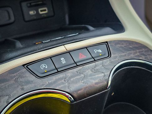 Certified 2023 GMC Acadia Denali w/ Denali Ultimate Package image 31