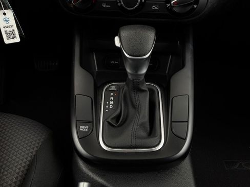 Used 2025 Kia Soul LX w/ LX Technology Package FWD image 21