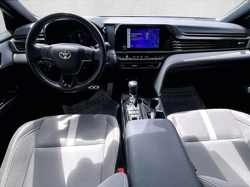 Used 2025 Toyota Camry SE w/ Convenience Package FWD image 16