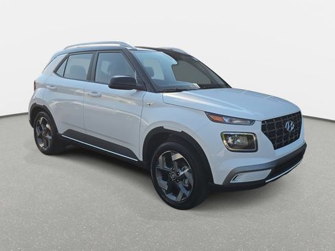 New 2026 Hyundai Venue SEL FWD image 3
