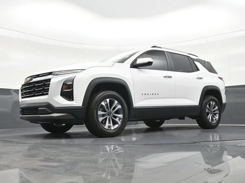 Used 2025 Chevrolet Equinox LT w/ Safety and Technology Package FWD image 27