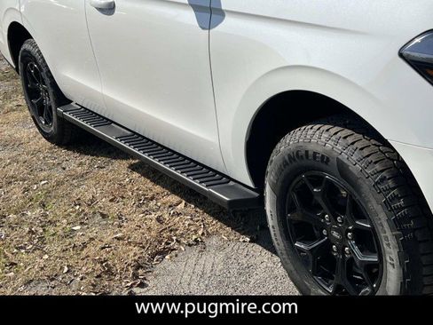 Used 2022 Ford Expedition Timberline image 11