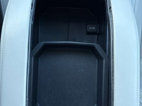 Used 2015 Toyota Highlander XLE image 37