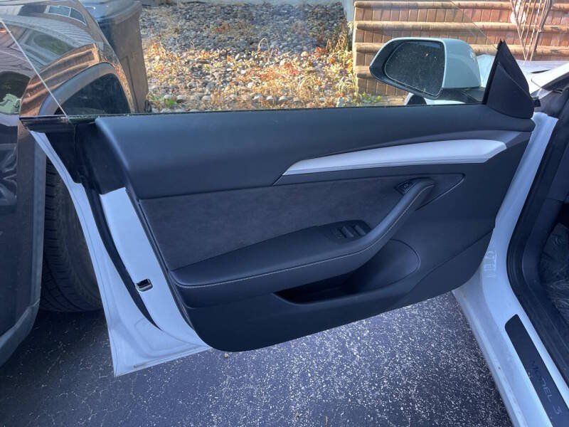 Used 2023 Tesla Model 3 Standard Range RWD image 5