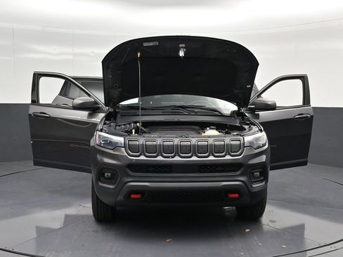 Used 2022 Jeep Compass Trailhawk w/ Trailhawk Elite Group AWD/4WD image 40