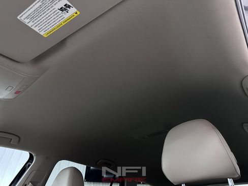 Used 2019 Volkswagen Atlas SE image 28