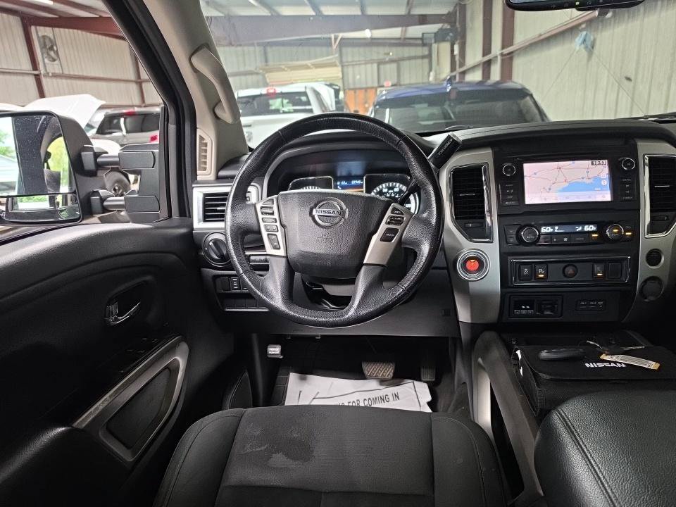 Used 2019 Nissan Titan SV w/ SV Convenience Package RWD image 6