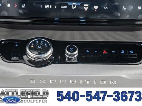 New 2026 Ford Expedition Active image 28