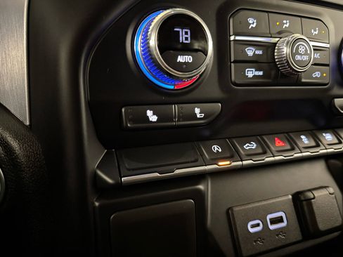 Used 2021 GMC Sierra 1500 SLE image 28