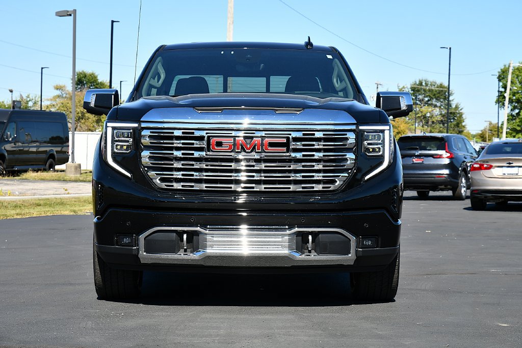 Used 2025 GMC Sierra 1500 Denali w/ Denali Reserve Package AWD/4WD image 2
