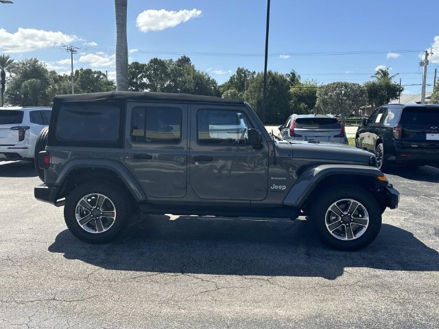 Used 2022 Jeep Wrangler Unlimited Sahara AWD/4WD image 2