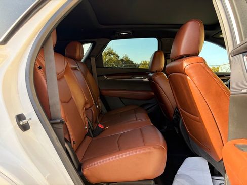 Used 2020 Cadillac XT5 Premium Luxury image 12