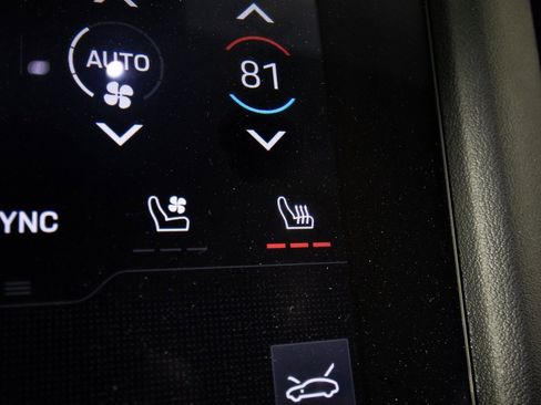 Used 2022 Porsche Taycan image 26