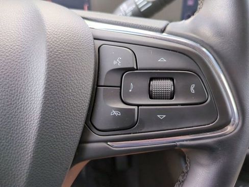 Used 2025 Buick Envista Avenir FWD image 30