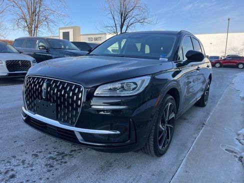 Used 2025 Lincoln Corsair Grand Touring image 3