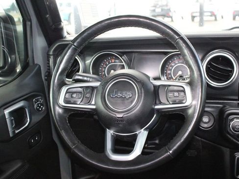 Used 2022 Jeep Wrangler Unlimited Sahara image 26