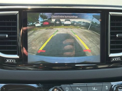 Used 2023 Chrysler Pacifica Touring-L FWD image 26
