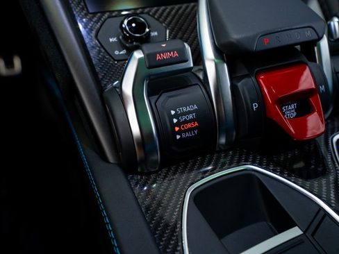 Used 2023 Lamborghini Urus Performante image 45