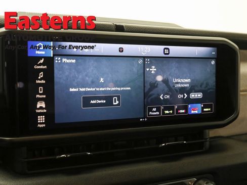 Used 2024 Jeep Wrangler Unlimited AWD/4WD image 19