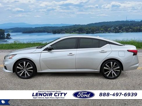Used 2021 Nissan Altima 2.5 SR FWD image 5
