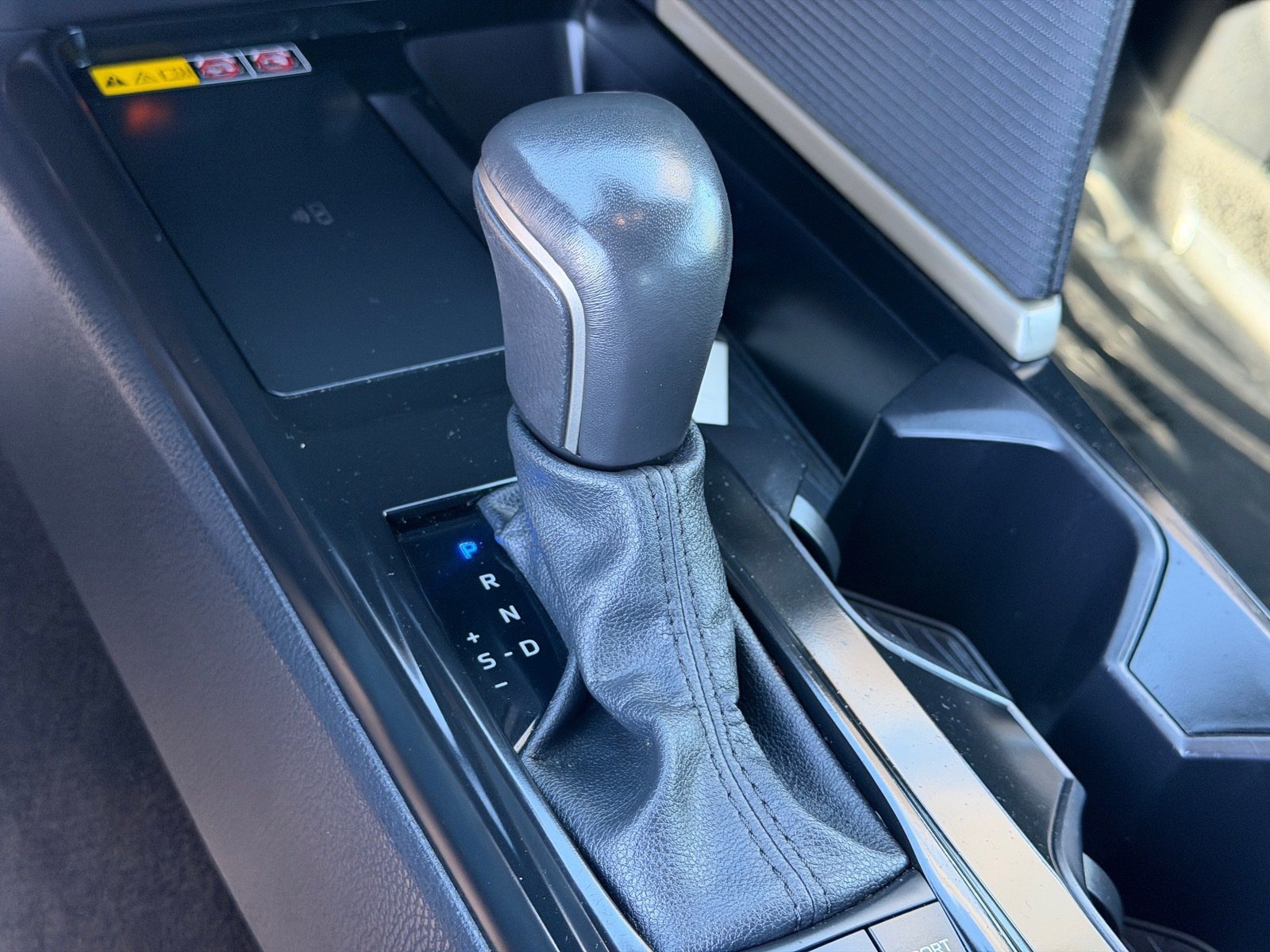Used 2025 Toyota Camry SE FWD image 30
