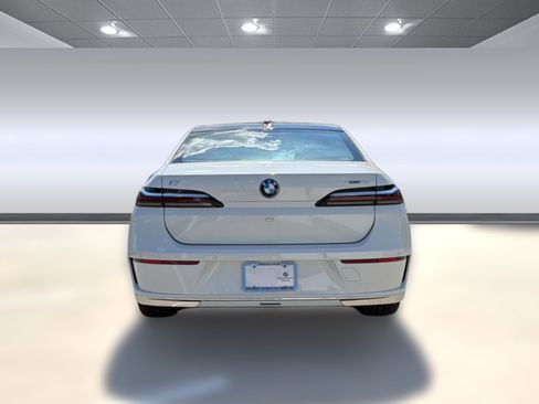New 2026 BMW i7 xDrive60 AWD/4WD image 10