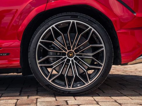 Used 2025 Lamborghini Urus Performante AWD/4WD image 16