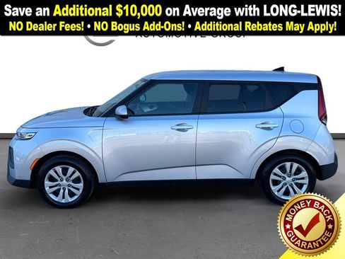 Used 2021 Kia Soul LX image 2