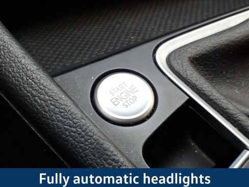 Used 2024 Volkswagen Jetta SE FWD image 8