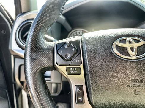 Used 2017 Toyota Tacoma SR5 image 31