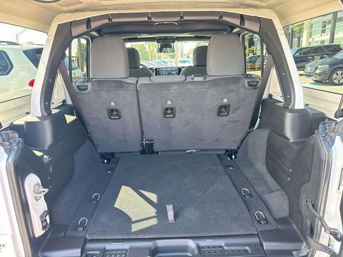 Used 2024 Jeep Wrangler Sport S image 8