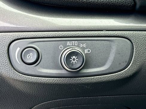 Used 2019 Buick Encore Preferred image 10